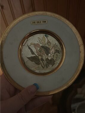 Vintage 24K Gold Trim Floral Decorative Plate - White & Gold